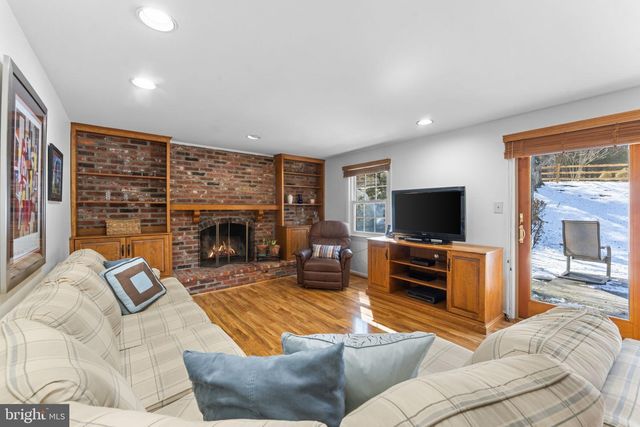 1104 FALLSMEAD WAY, Potomac, MD 20854