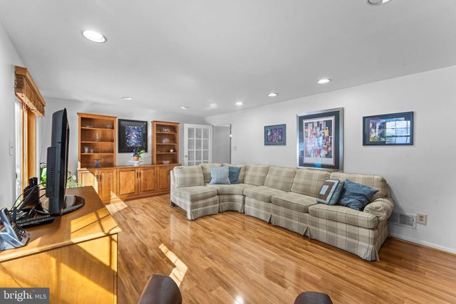 1104 FALLSMEAD WAY, Potomac, MD 20854