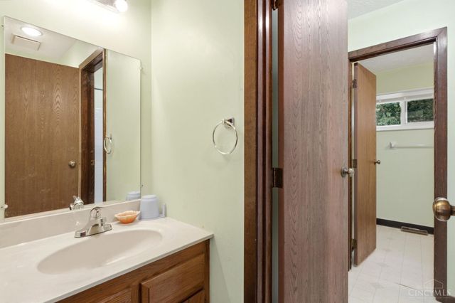 5976 Red Oak Drive, Fairfield, OH 45014