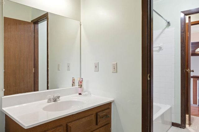 5976 Red Oak Drive, Fairfield, OH 45014