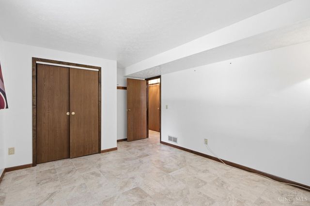 5976 Red Oak Drive, Fairfield, OH 45014