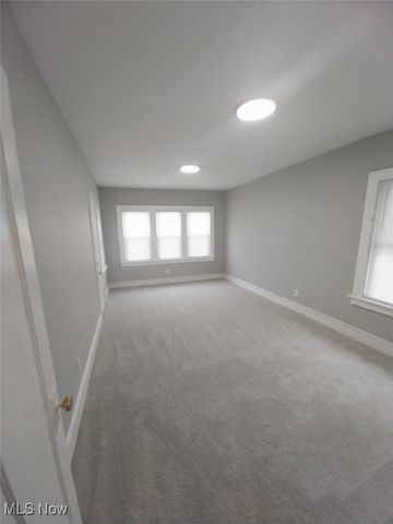 1635 Hillcrest Road dn, Cleveland Heights, OH 44118