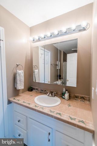 39 GLOUCESTER CT, Bordentown, NJ 08505