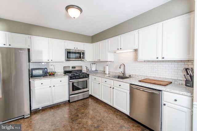 39 GLOUCESTER CT, Bordentown, NJ 08505