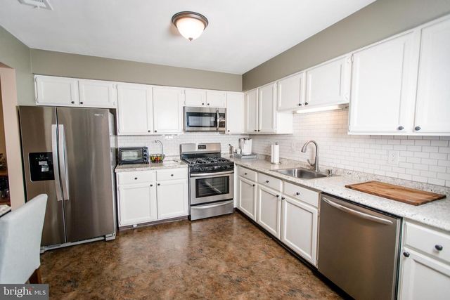 39 GLOUCESTER CT, Bordentown, NJ 08505