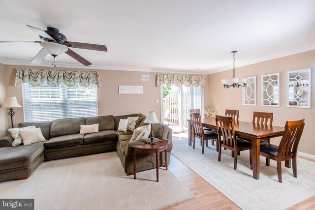 39 GLOUCESTER CT, Bordentown, NJ 08505