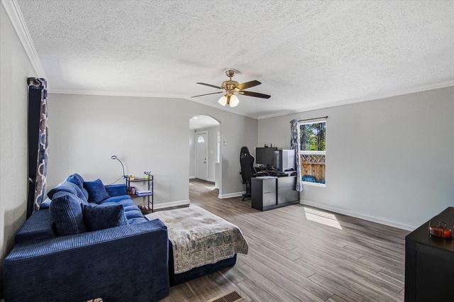 510 Rd 5512, Cleveland, TX 77327