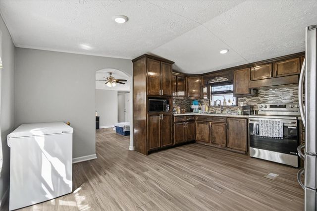 510 Rd 5512, Cleveland, TX 77327