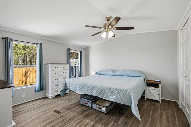 510 Rd 5512, Cleveland, TX 77327