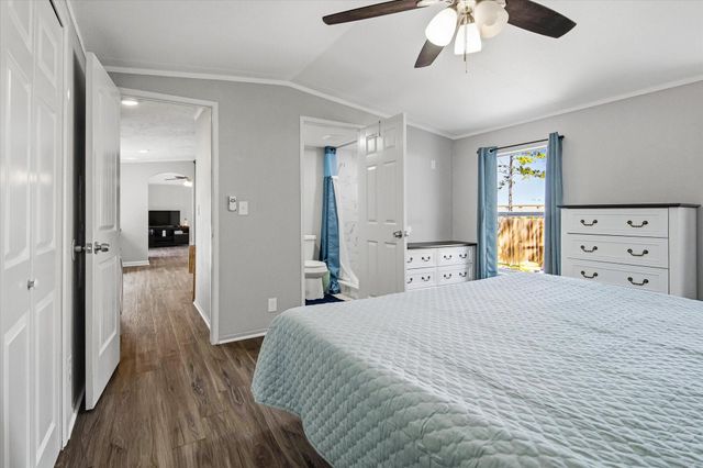 510 Rd 5512, Cleveland, TX 77327