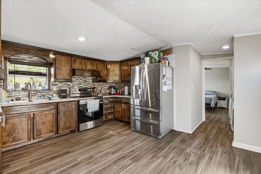 510 Rd 5512, Cleveland, TX 77327