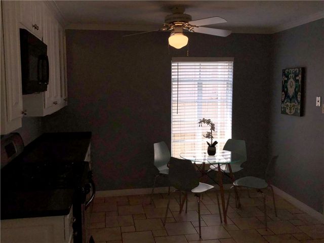 6215 Kenwood Avenue, Dallas, TX 75214