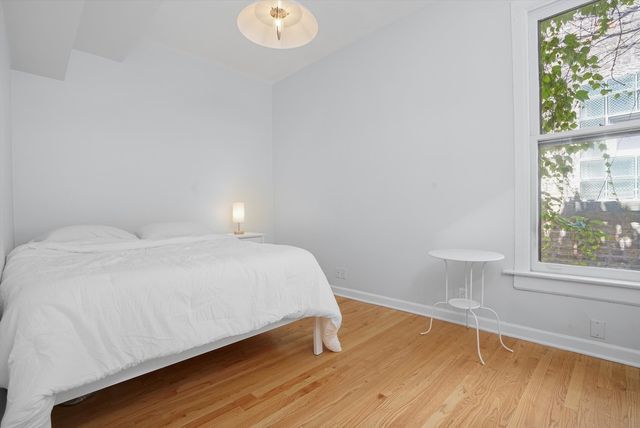 3816 N Kenmore Avenue, Chicago, IL 60613