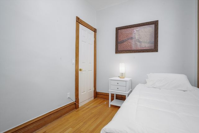 3816 N Kenmore Avenue, Chicago, IL 60613