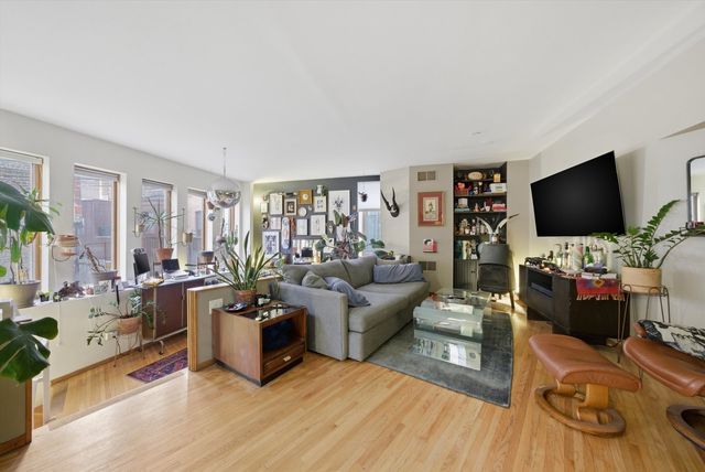 3816 N Kenmore Avenue, Chicago, IL 60613