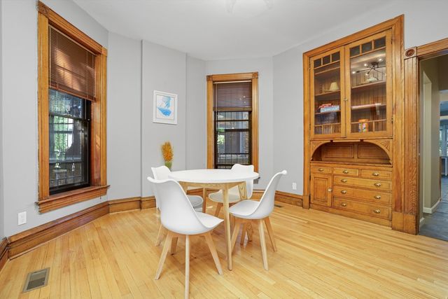 3816 N Kenmore Avenue, Chicago, IL 60613