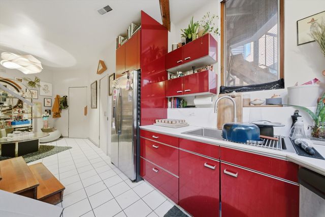 3816 N Kenmore Avenue, Chicago, IL 60613