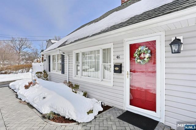 46 Knollwood Drive, Paramus, NJ 07652