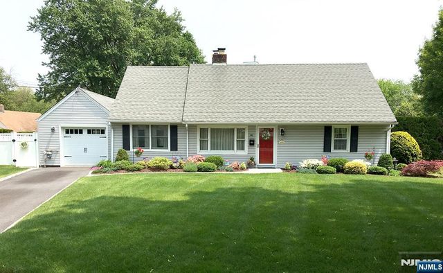 46 Knollwood Drive, Paramus, NJ 07652