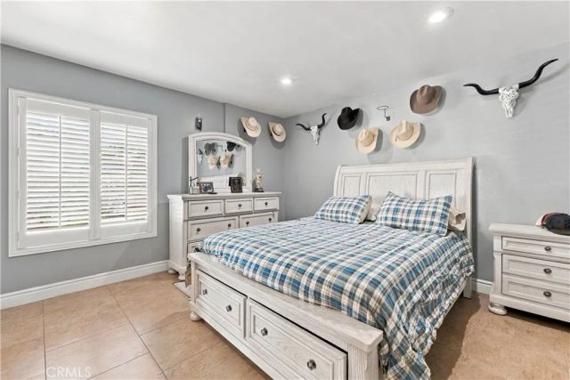 1976 Adams, San Bernardino, CA 92407