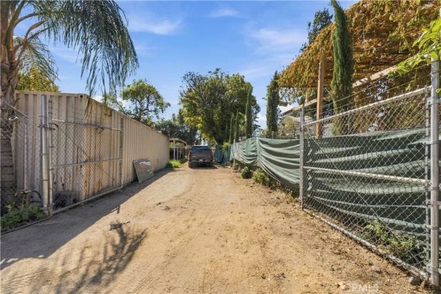 1976 Adams, San Bernardino, CA 92407