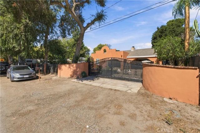 1976 Adams, San Bernardino, CA 92407