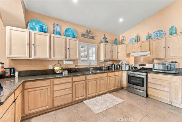 1976 Adams, San Bernardino, CA 92407