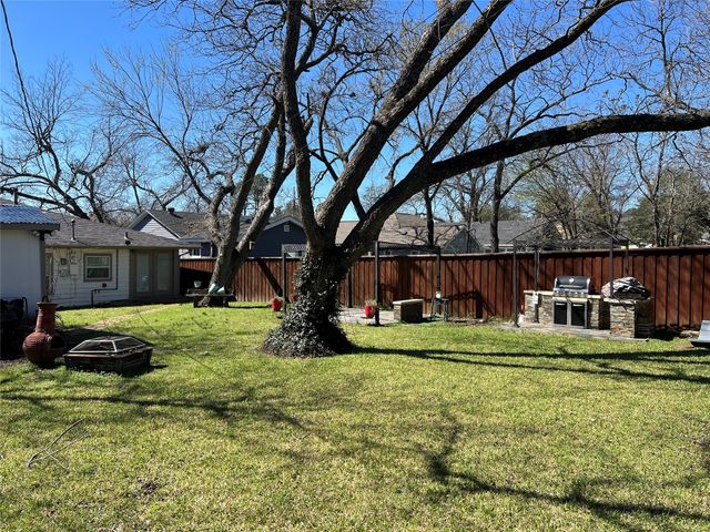 533 E Sears Street, Denison, TX 75021