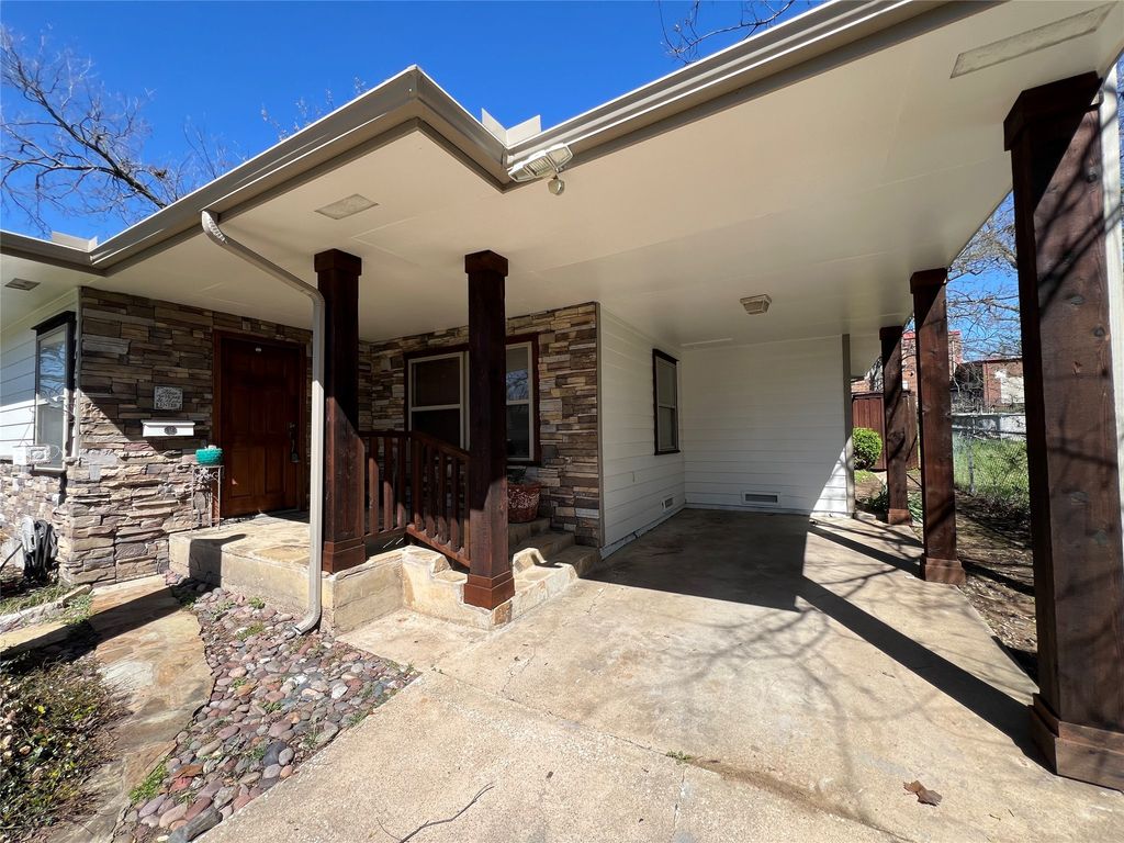 533 E Sears Street, Denison, TX 75021