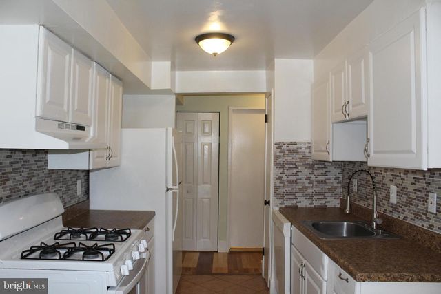 130 DUVALL LN #194-202, Gaithersburg, MD 20877