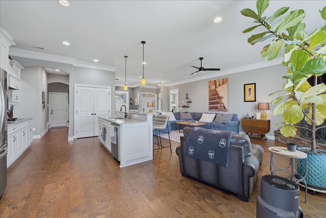 604 Pickett Dr, Hermitage, TN 37076