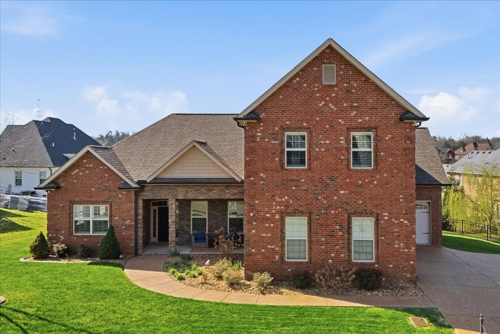 604 Pickett Dr, Hermitage, TN 37076