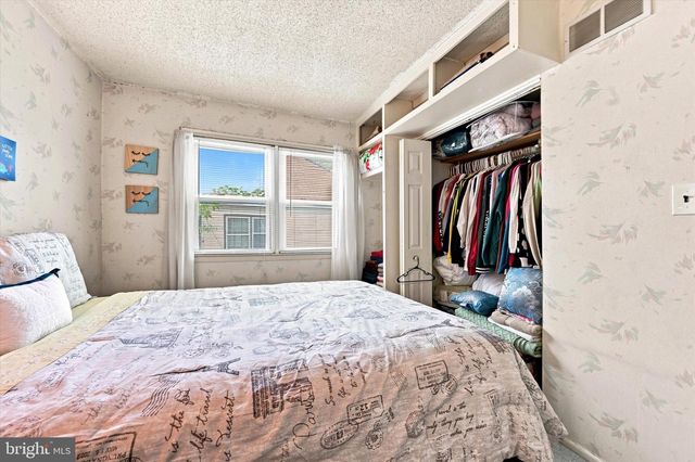 1402 FLANDERS WAY, Newark, DE 19702