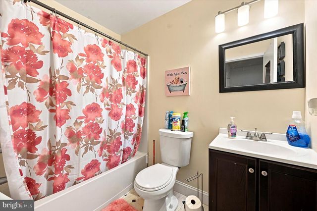 1402 FLANDERS WAY, Newark, DE 19702