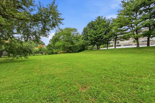 1402 FLANDERS WAY, Newark, DE 19702