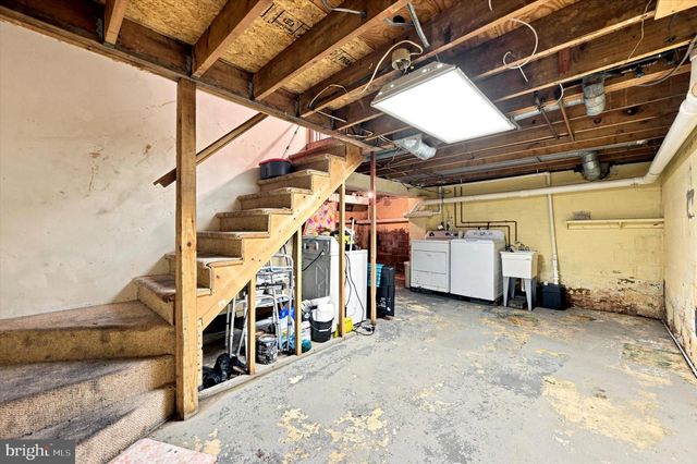 1402 FLANDERS WAY, Newark, DE 19702