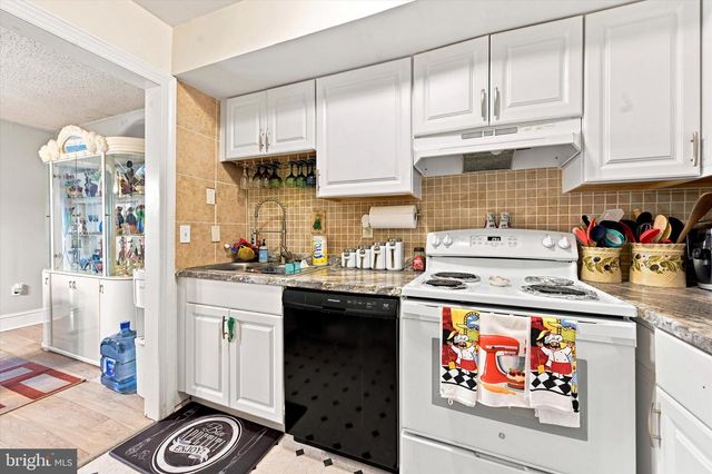 1402 FLANDERS WAY, Newark, DE 19702