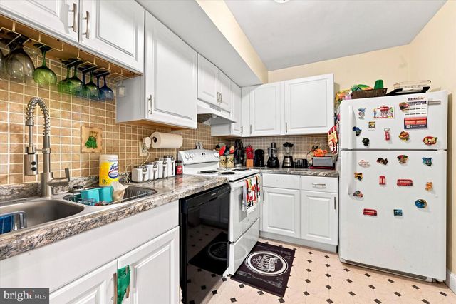 1402 FLANDERS WAY, Newark, DE 19702