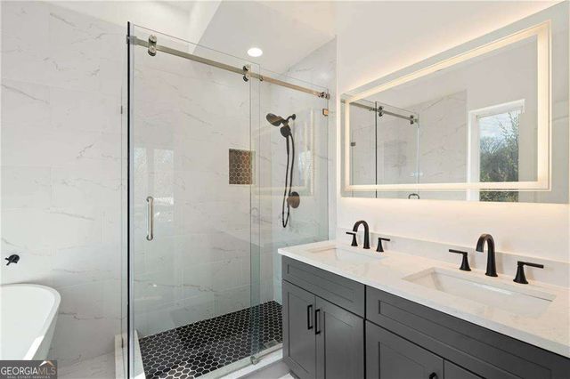 140 Alden Avenue NW 202, Atlanta, GA 30309