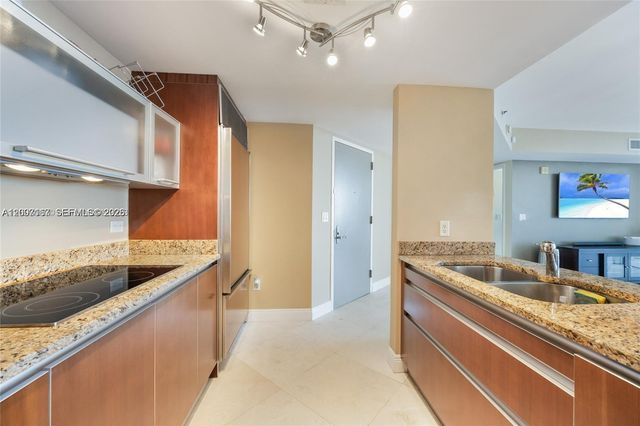 17201 Collins Ave 2305, Sunny Isles Beach, FL 33160