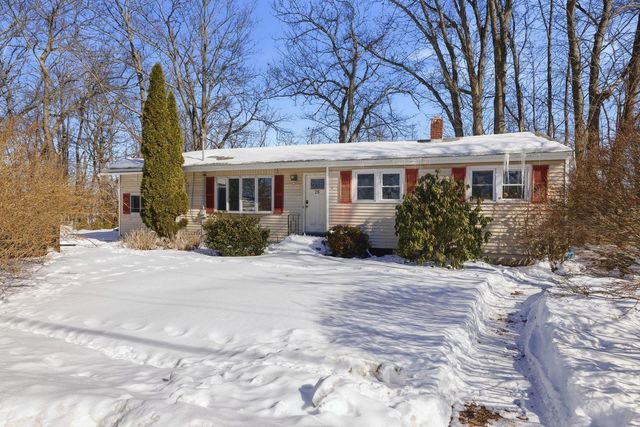 26 Coakley Road, Portsmouth, NH 03801