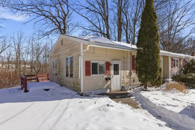 26 Coakley Road, Portsmouth, NH 03801