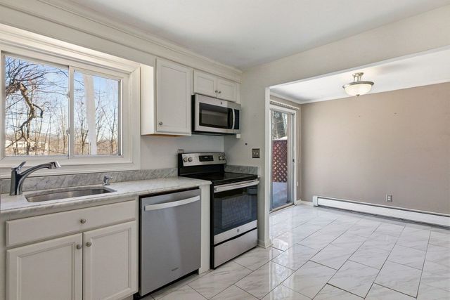 26 Coakley Road, Portsmouth, NH 03801