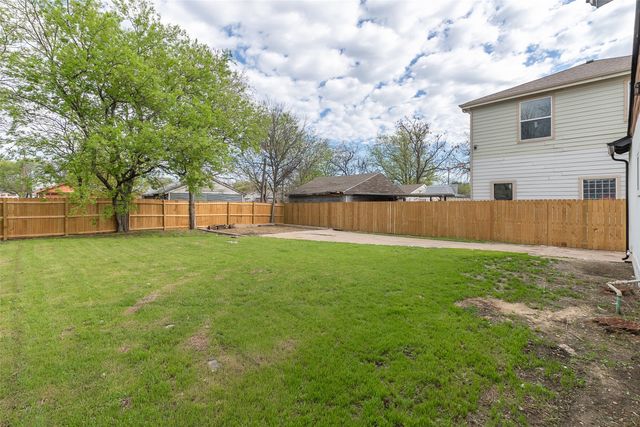 2151 E Overton Road, Dallas, TX 75216