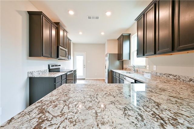 404 Freedom Park Ave, Liberty Hill, TX 78642
