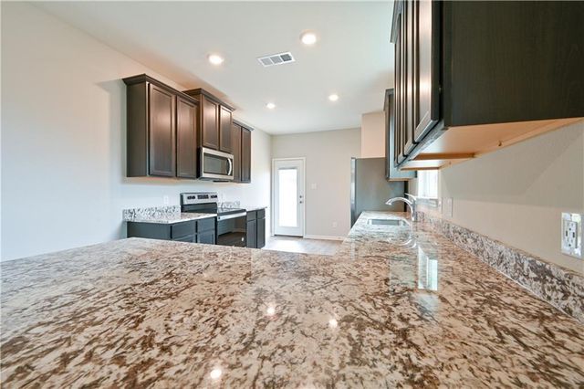 404 Freedom Park Ave, Liberty Hill, TX 78642