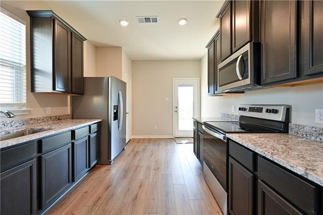 404 Freedom Park Ave, Liberty Hill, TX 78642