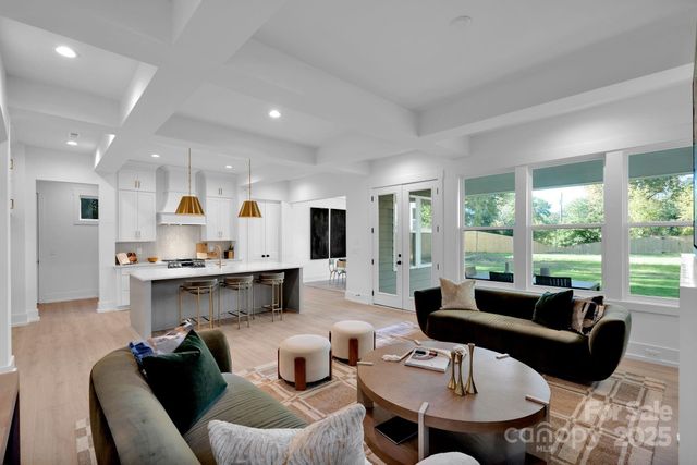 2816 Springway Drive, Charlotte, NC 28205