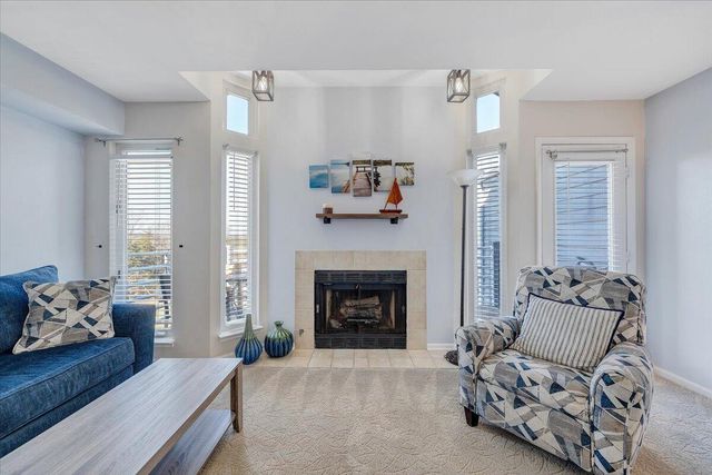 71 Waterside Cir Apt D6, Moneta, VA 24121