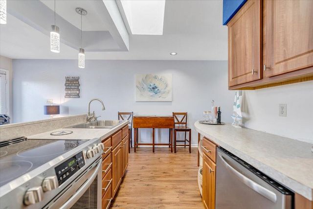 71 Waterside Cir Apt D6, Moneta, VA 24121